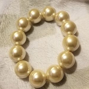 Pearl bracelet and necklaces